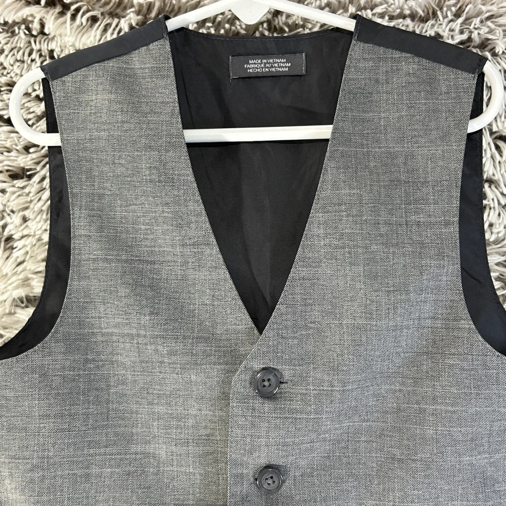 Van Heusen Boys Suit‎ Vest 4 Button Size 6 Gray Formal Casual Preppy Sleeveless